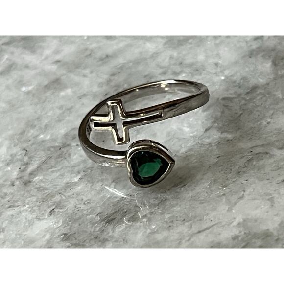 Sterling Silver Birthstone Heart Cross Ring Size 7 Adjustable Green May - Picture 1 of 6